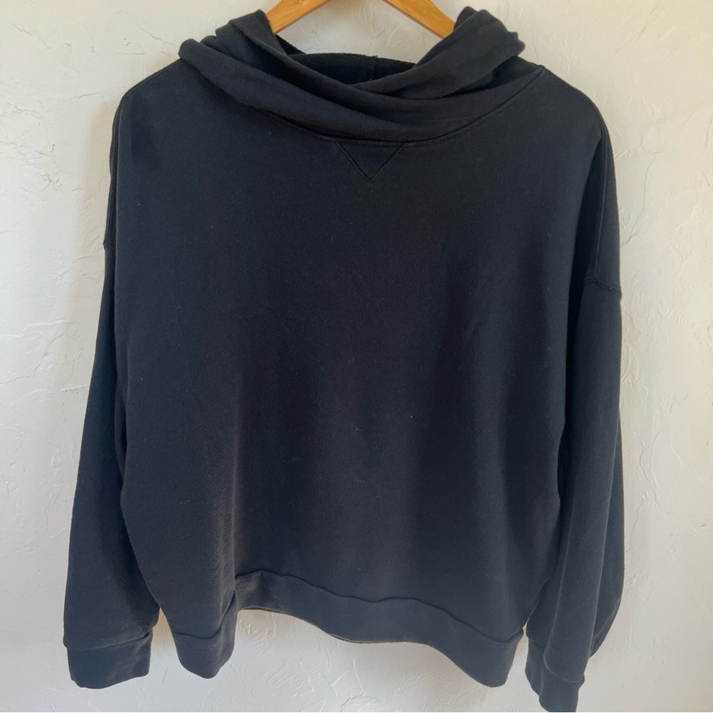 Fabletics Crossover Over Neckline Hoodie Black Pullover Women’s Size Small